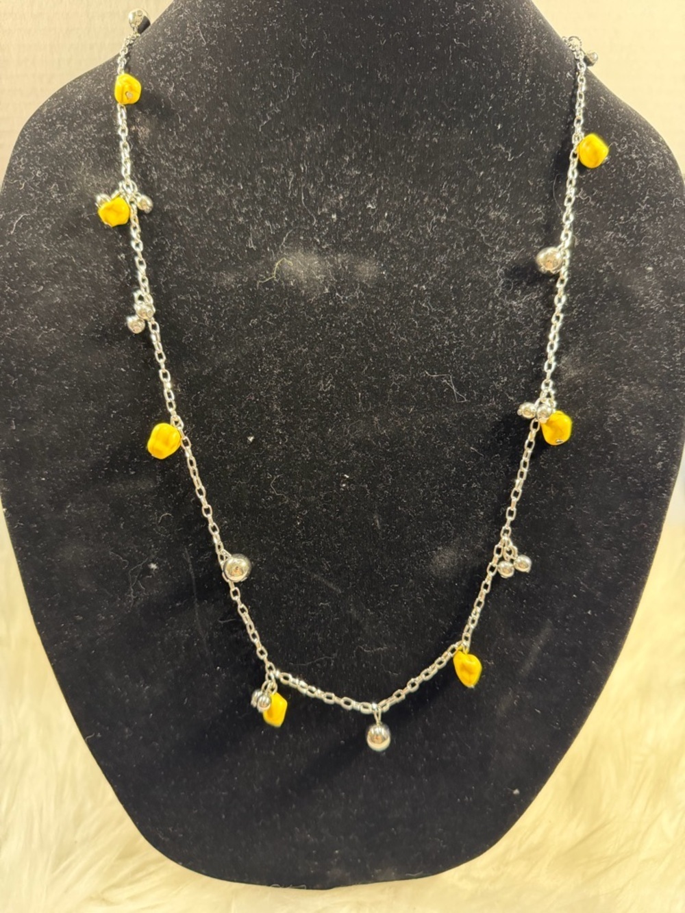 🩷5/$10🩷 PAPARAZZI Yellow Bead Silver Chain Necklace